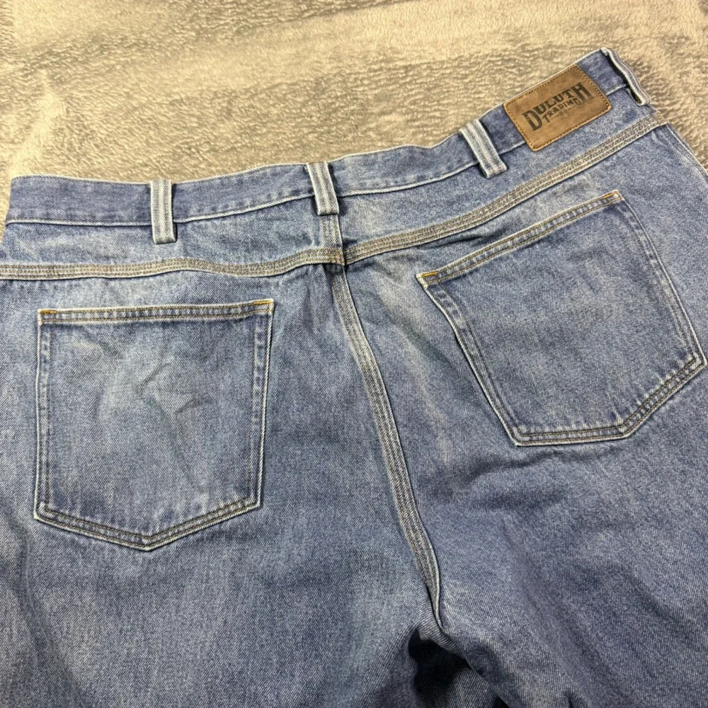 Duluth Trading Co Ballroom Relaxed Fit Blue Denim Jeans Mens 42x32 Light Wash
